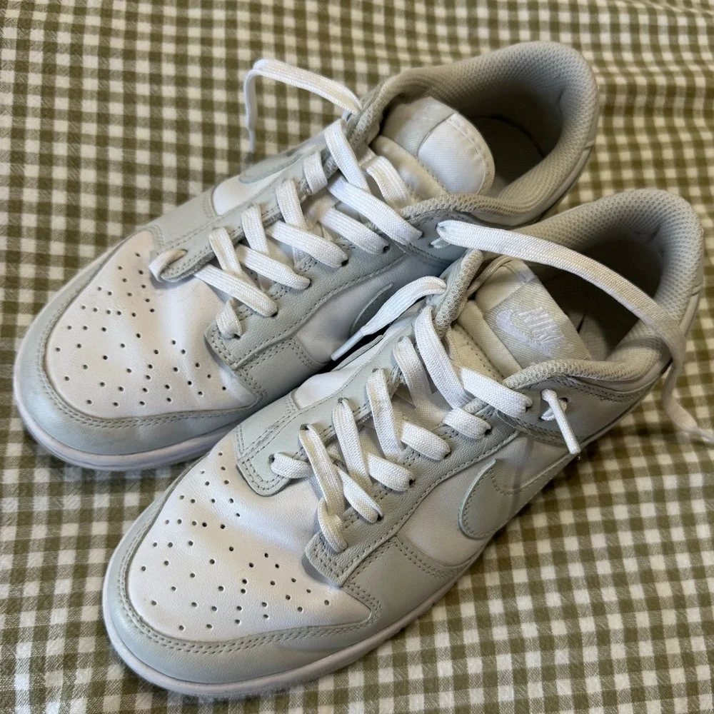 Nike dunk low white/ light smoke grey size 8.5 women's - Picture 6 of 7